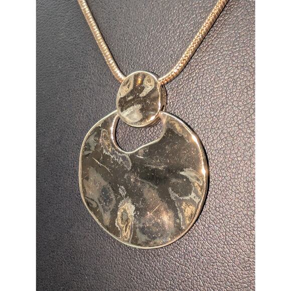Dana Buchman Gold Tone Hammered Doorknocker Pendant 16"-19" Necklace - Picture 3 of 7